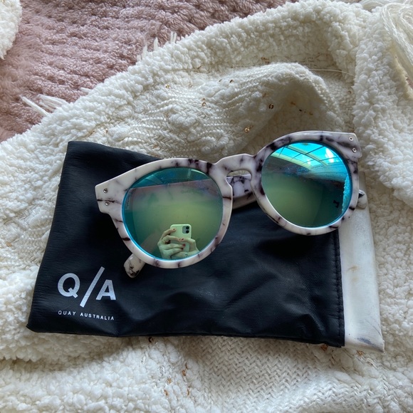 Quay Australia sunglasses - Picture 1 of 2
